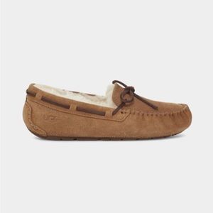 UGG Women’s Dakota Moccasins in Chestnut- size US 7